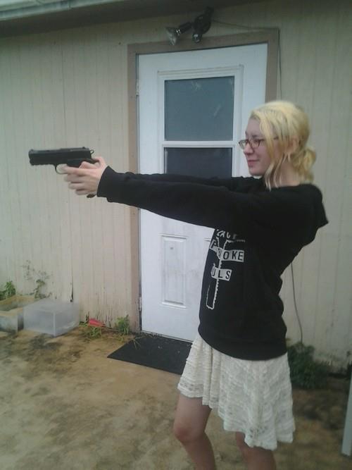 girlandguns:  Girl With Gun  follow me at : http://girlandguns.tumblr.com/