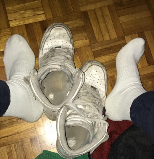 russian-cashpig: Looking for a young master to buy dirty smelly socks and sneakers of him. Size eur4