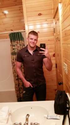 ksufraternitybrother:  SUCH A CUTIE!!! KSU-Frat