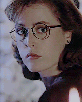 wowdanascully:Scully + round glasses {requested by captainholysheet}