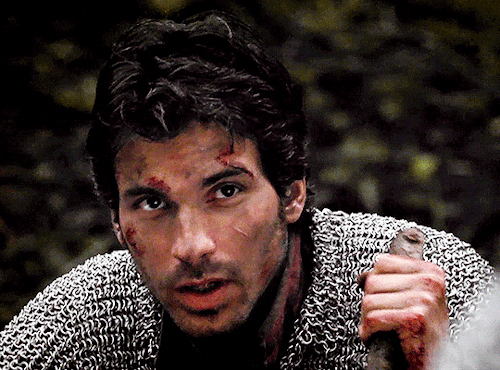 SANTIAGO CABRERA As LANCELOT In MERLIN 2x4: Lancelot And Guinevere