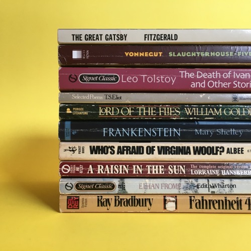 macrolit:  macrolit:    Giveaway Contest: We’re giving away ten vintage paperback classics by Kurt Vonnegut, Mary Shelley, Leo Tolstoy, Lorraine Hansberry, F. Scott Fitzgerald, and others. Won’t these look lovely on your shelf? :DTo win these classics,