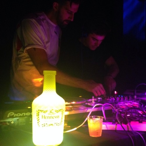 anitaherrera:
“ oh, and zac efron dj’d some rap jams. // #teamhennessy #la 2of2 7.26.14 (at Los Globos Night Club)
”