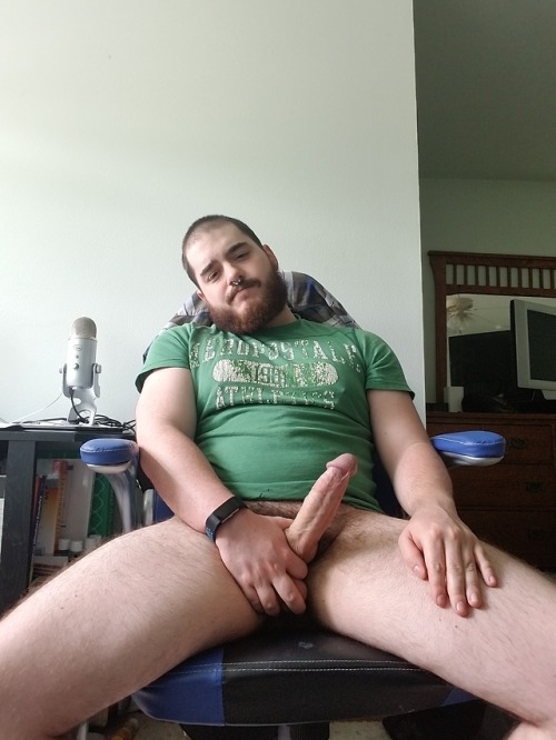 orinofashwood:  It’s not gonna take car of itself… Cock rings make for great, rock hard erections and strong orgasms ;) 