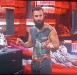 bbmennudeenjoy:  Paul shot from BBAD someone sent in.  Your boy has a nice bulge!