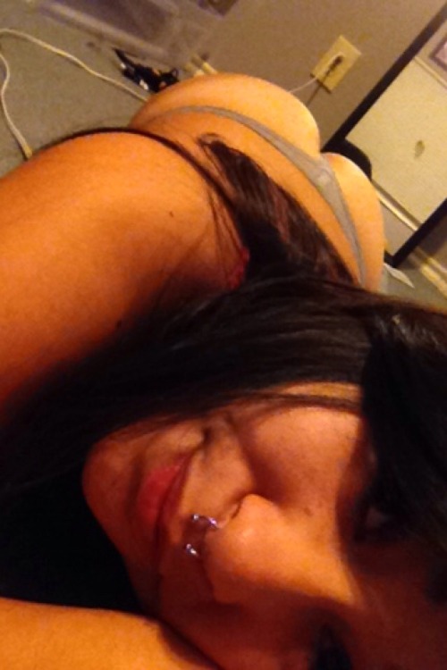 ohshoothannah:  Me ft. my weirdly perky boobs tonight and my stretch marks. Yay for imperfections.