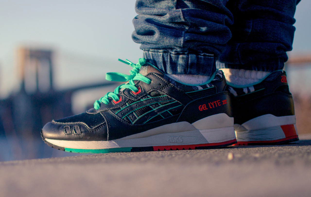 asics gel lyte iii future camo on feet