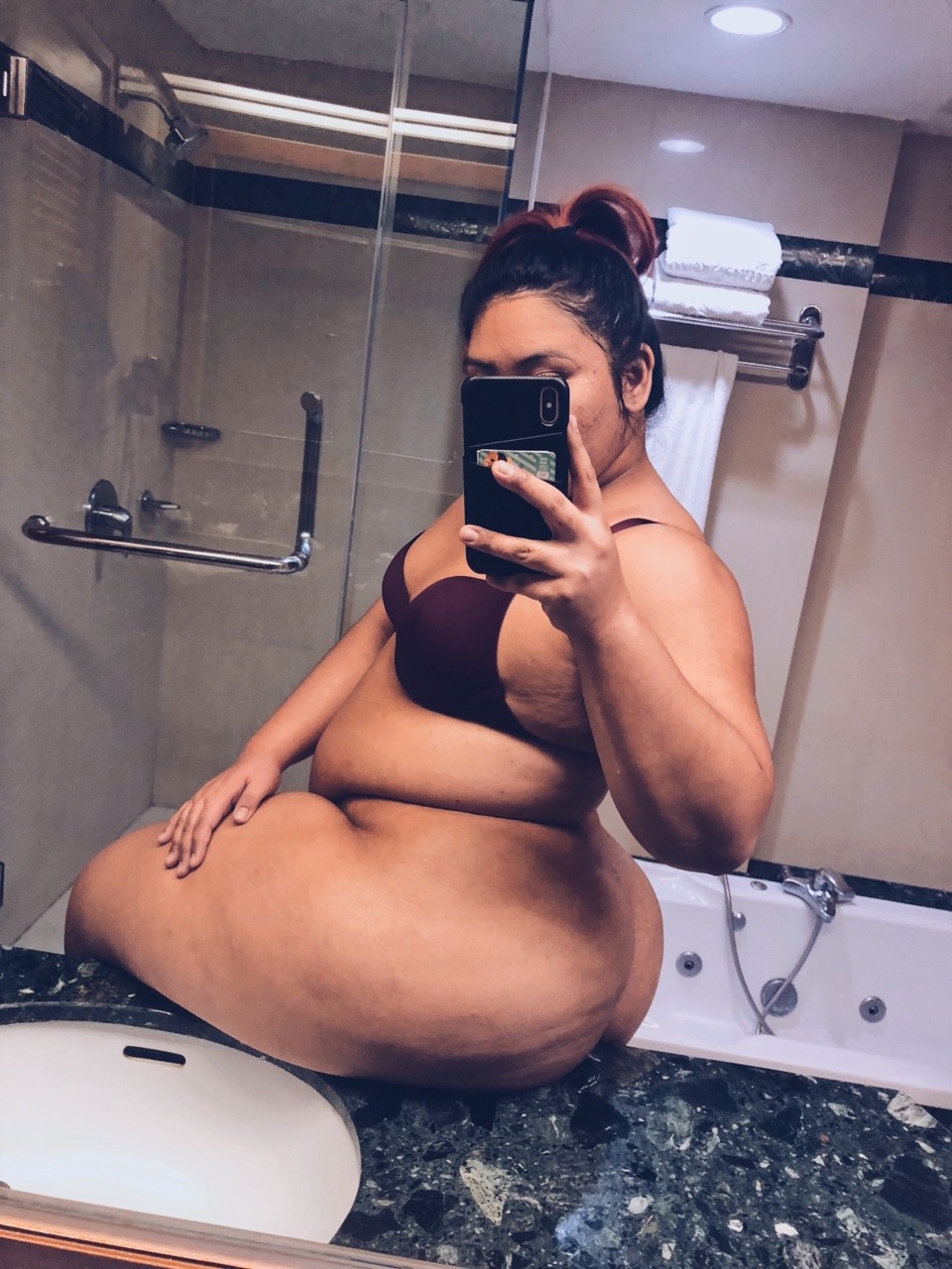 partyinjulespants:  Rolls on rolls on rolls 