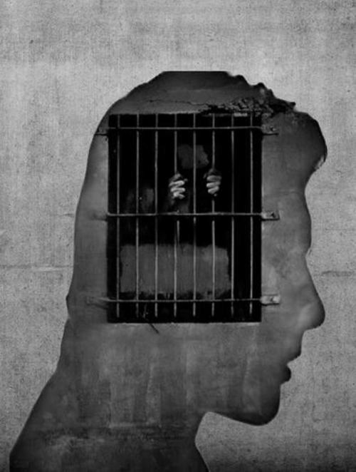 thet0rn4ngel:This is picture is so powerful. It describes exactly how i feel. Like i’m locked in a j
