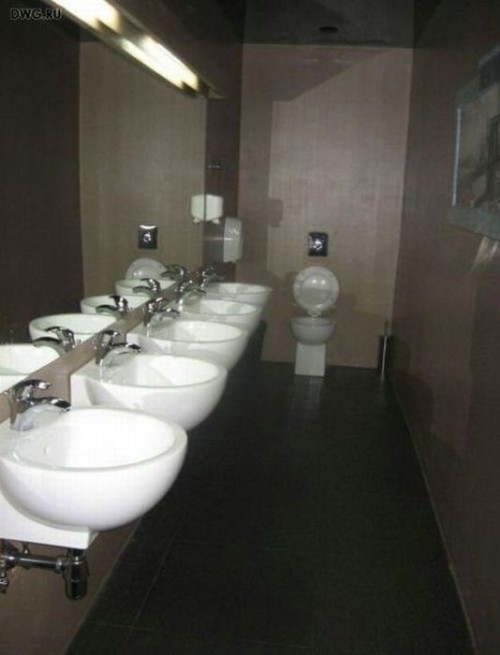 hersheywrites:  beben-eleben:  Design failure?  Lmao. 