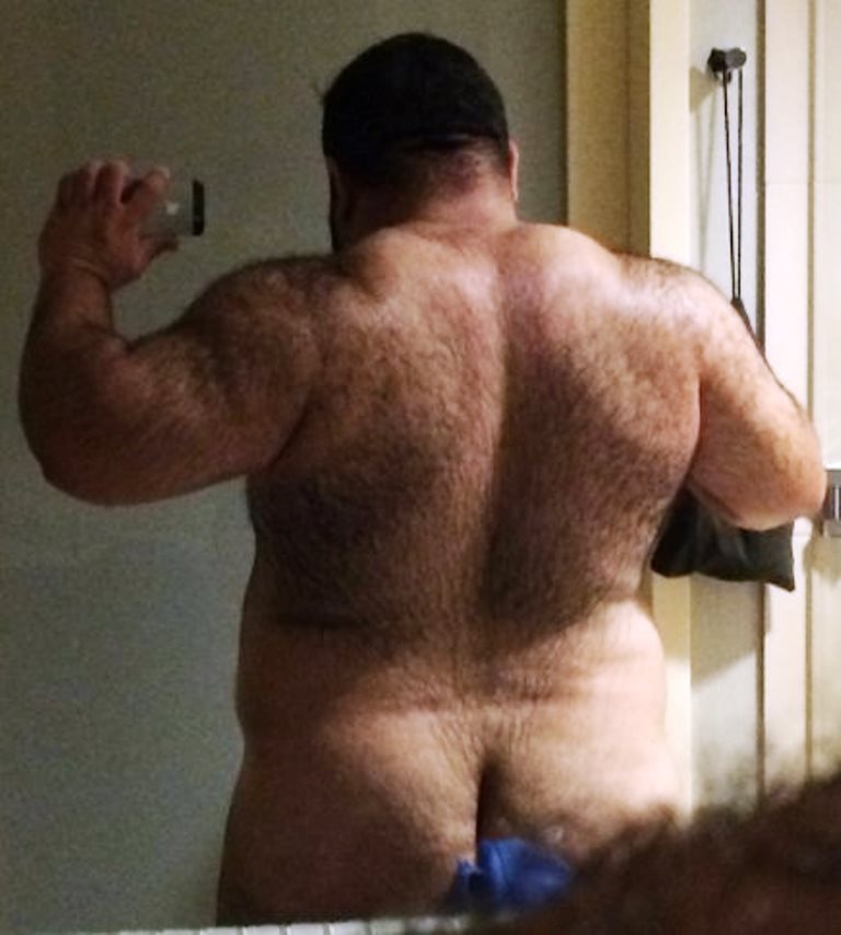 hunghairybear:alexunderbear: This is candy. I want candy.  Oh heyyy
