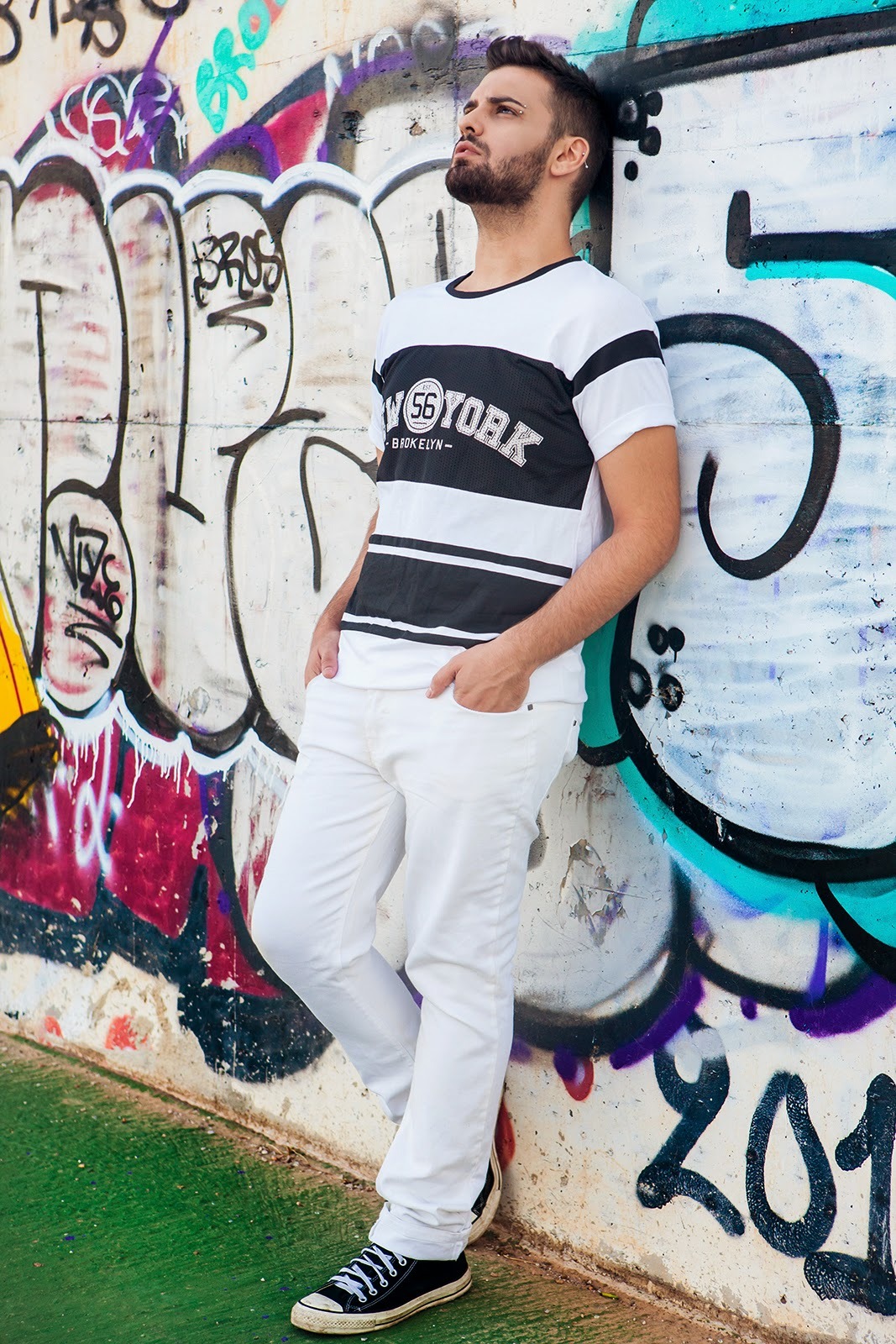 gaychucks:  Source: http://justdoitwithstyle.blogspot.gr 