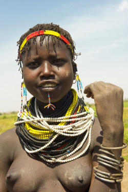 Ethiopian Nyangaton girl, by Georges Courreges.