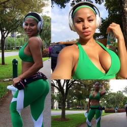 dollycastro:  #Green Morning Run 🏃💃 #happy #STPatricksDay  💚💚💚💚💚🍀🍀🍀🍀🍀🍀  She&rsquo;s Hot!