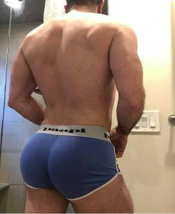 malebubblebutts:  👉 @tylerdesouzadesign