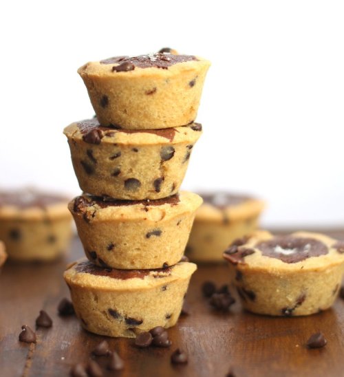 Porn photo fullcravings:  Chocolate Chip Brownie Tarts