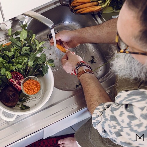 love vegetarian cooking with organic food in my kitchen for Mooris shooting @mooris_shop #geroldbren