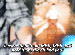 jayndmitri:  cocklesistoblame:  jensenacklesmishacollins: [x]   hold it up Mish,
