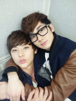 annyebarraqueira:  MinHyun & Aron >,<