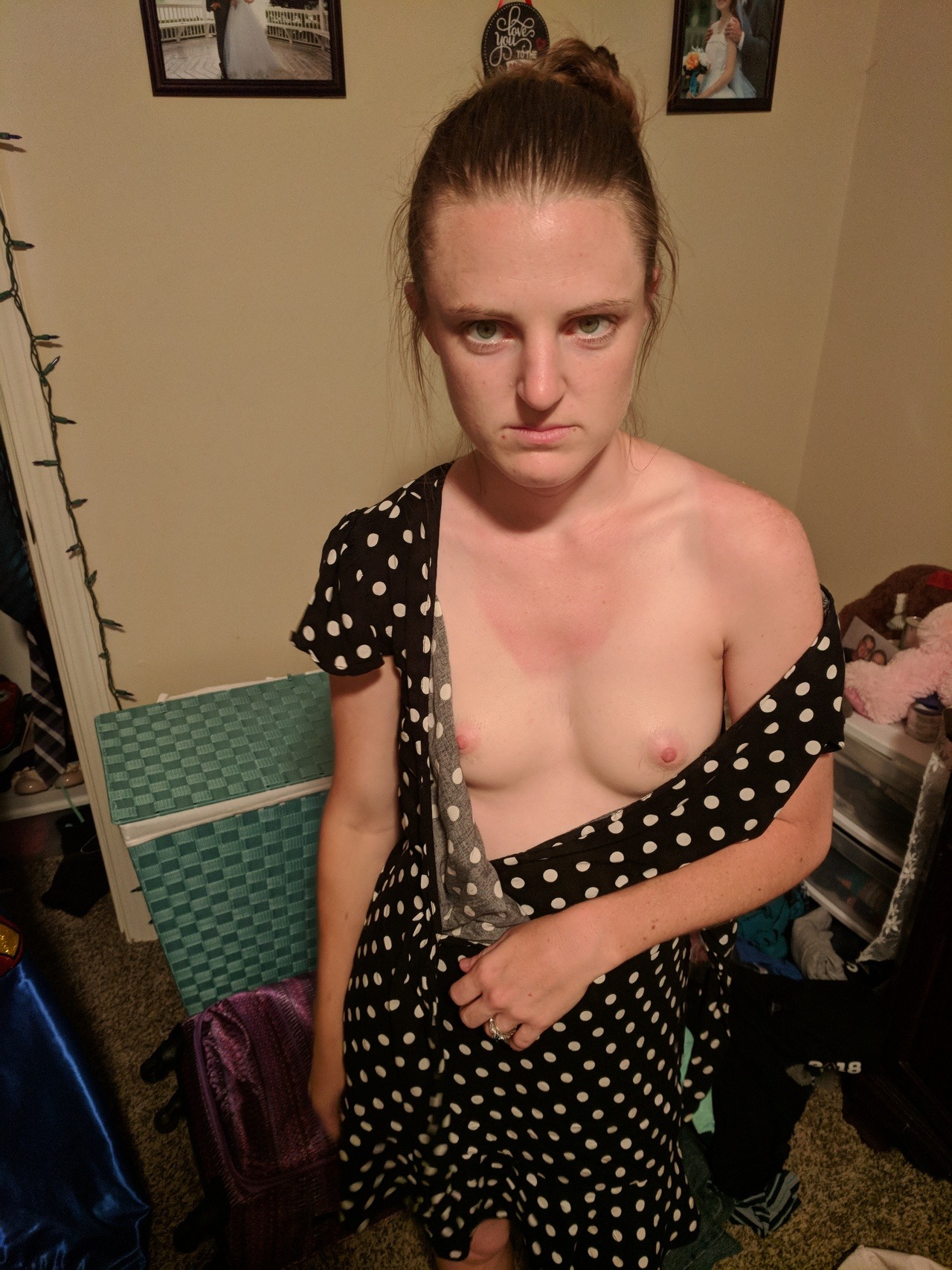 genobabyyeah:  My wife got a new dress, and I love it! Especially when she has no