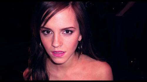 xyzcelebs:NEW LEAKS! Emma Watson Nude Leaked Pics on CelebsUnmasked.com