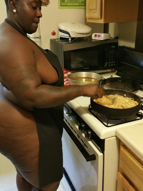 vernon1l:  crowder41:  heavenhearse7en:Chef STAXXX reblog if you want me to cook and fuck you right  Damn baby u got it going on  YEP BABY,I WANT YOU!  Damn