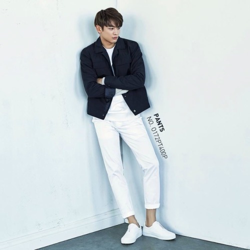 Minho de SHINee para Men’s Look.