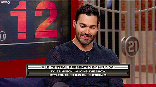 mysnarkyself:Tyler Hoechlin on MLB Central