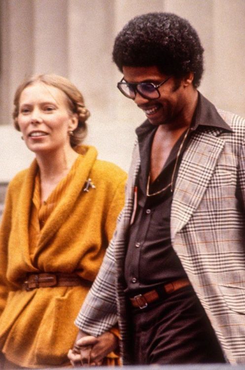 themaninthegreenshirt:Herbie Hancock and Joni Mitchell,  Berkeley, 1978. by Ed Perlstein 