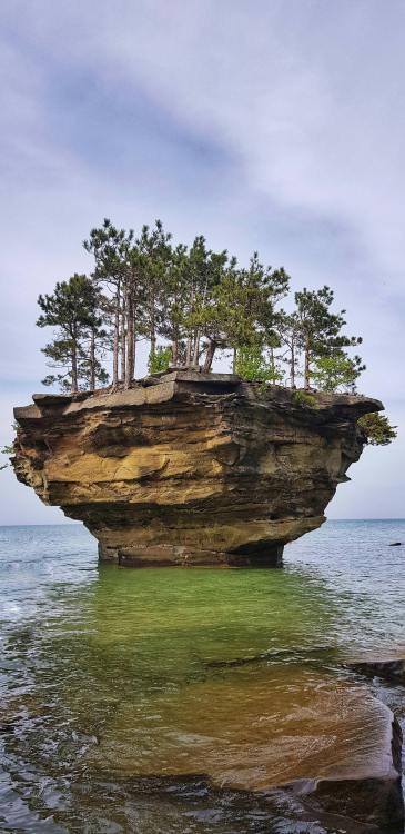 sonoflandscapes:  Turnip Rock, Michigan [OC][1568*3226] - uotbsfeez