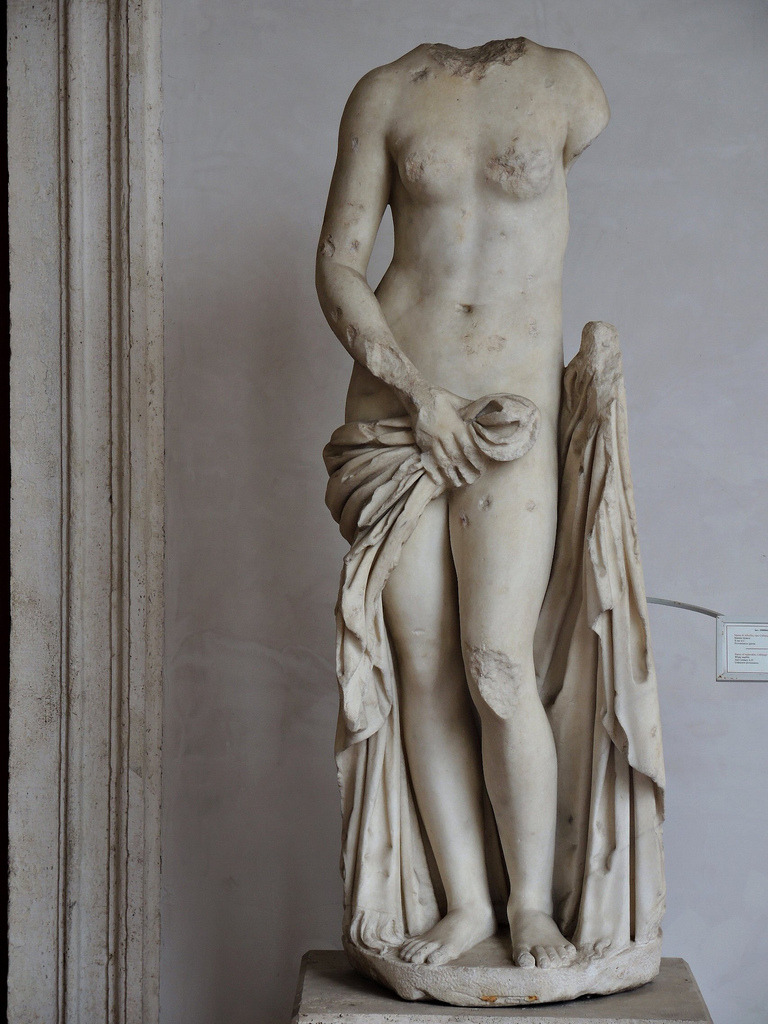 classical-beauty-of-the-past:    Afrodite by  adrianovero 