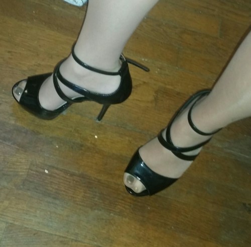 nylonvixen: 4 different pair of shoes, a recap of last week Last week was a good week :-)