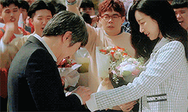 A beautiful female prosecution lawyer and a less attractive guy who are revived through an abyss wit