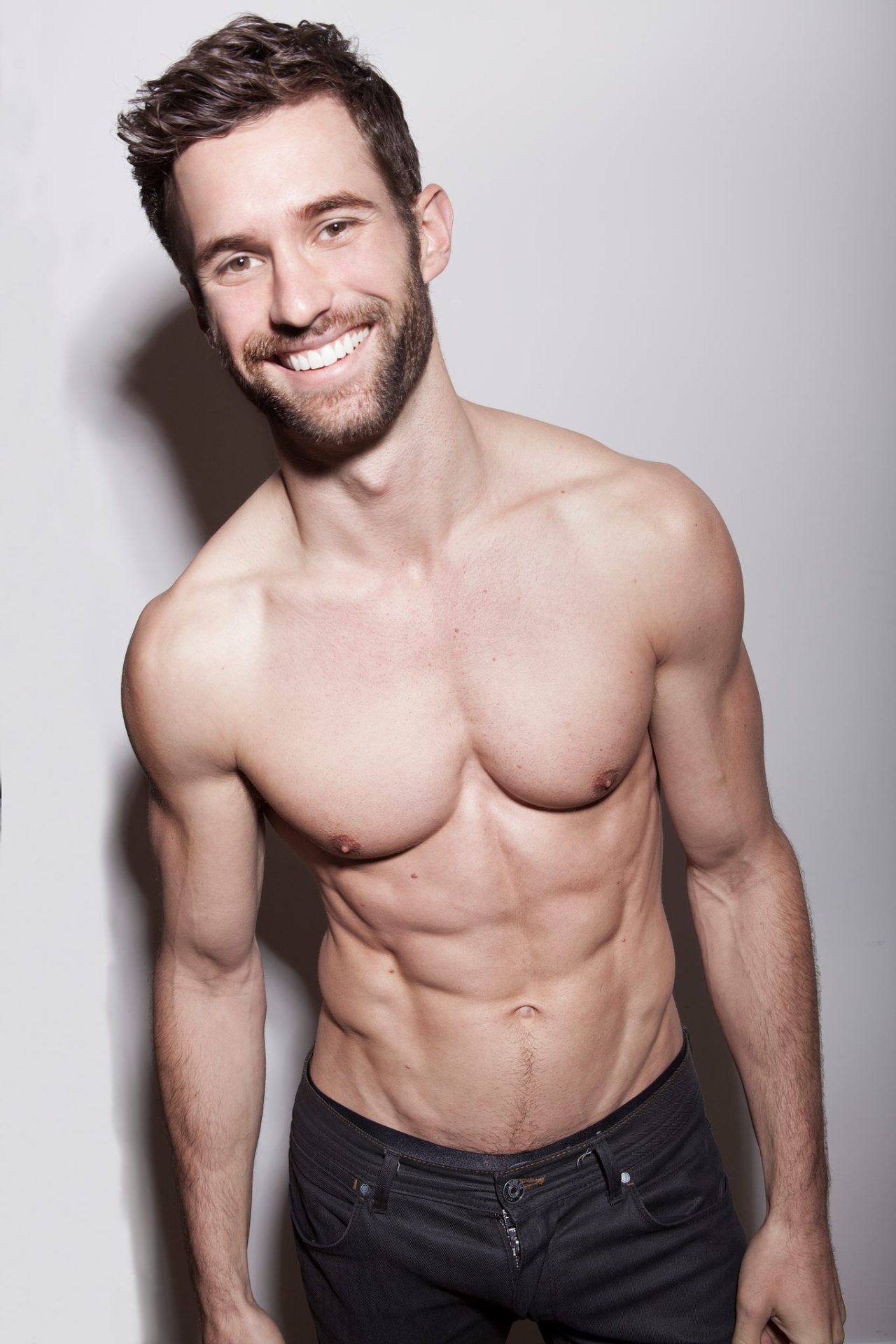 hunkopedia:  Follow Hunk’o’pedia for more hot guys!   
