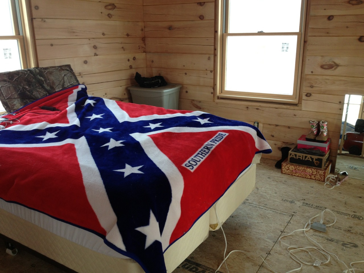 gotmycountryyon:  House isn’t nearly done being built yet, but my new room for