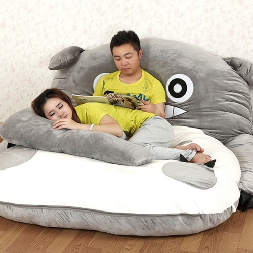 freakteando:  O_O Cama Totoro… Lo quiero…