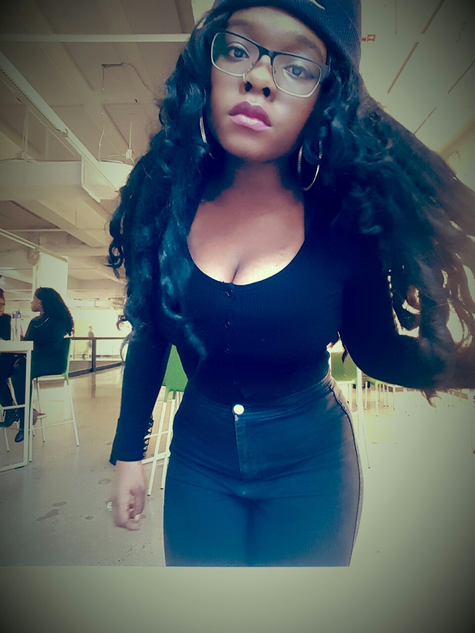 darkkcherry:  girlswholikegirls:Hiii I’m 16, bisexual,and down to meet new girls!