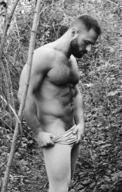 sbmorse: Woodland. Follow Scott’s Guys for more beards, six-packs, tattoos and muscle. 