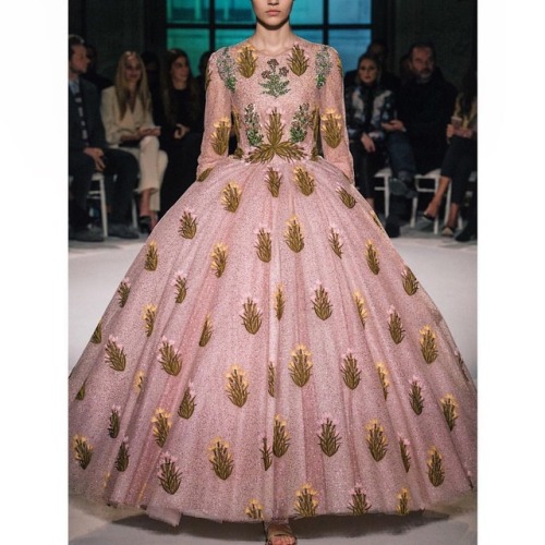 cravingforshoes: Couture highlight - Spring 2017: The return of ball gowns at Giambattista Valli // 