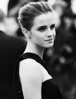 gwenstacys:  Emma Watson | MET Gala 2013 