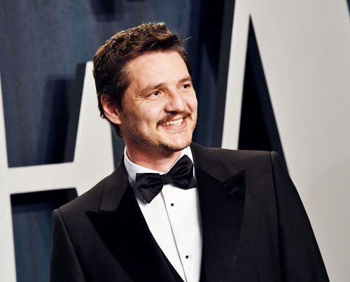 bring-me-in-warm:  Pedro Pascal attends the 2020 Vanity Fair Oscar Party on February 9, 2020 in Beverly Hills, California.