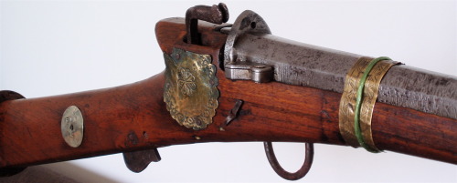 A lovely Indo-Arab matchlock musket belonging to a member on vikingsword.com.http://www.vikingsword.