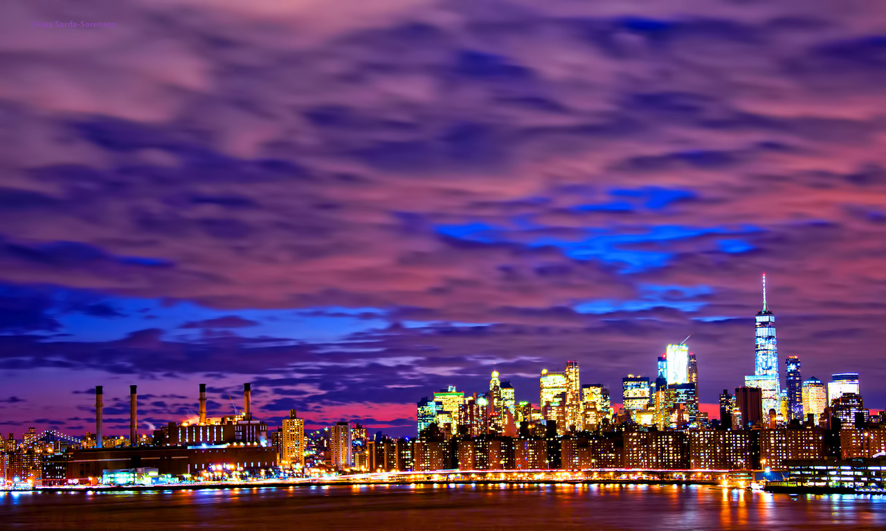 Pretty pink twilight sky over World Trade Center tonight in NYC. 				Inga&rsquo;s