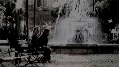 toxic-swan:  get to know me meme: [9/?] otps ♡ ↳ josh lyman and donna moss (the