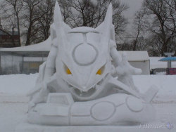 diglettdevious:  blueelectriczebra:  This is the best fucking snowman ever.  snokemon 