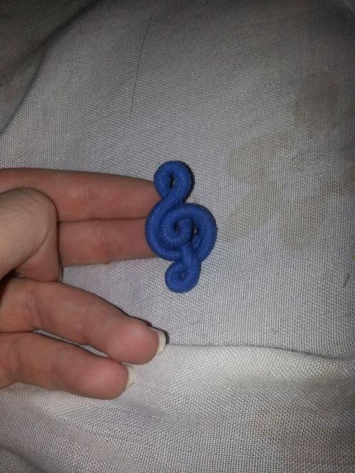 normajeansbakery:  theoriginalpurpledogpalace:  normajeansbakery:  chebbienicole:  friedloki:  I took my rubber band out of my hair and it formed a perfect treble clef.  I cannot reblog this enough  Why is this still getting notes  because a treble clef