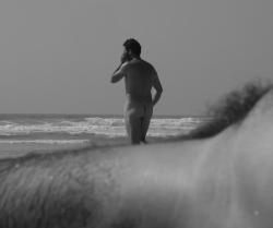 tugapentelhudo:  my bf pubes @ the nudist beach