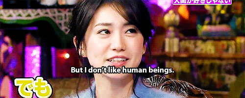 akb48g-gifs: Oshima Yuko answers if she had many friends on Konya Kurabete Mimashita