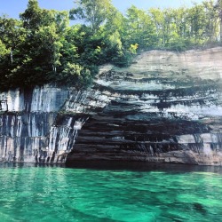 annaq22:  Just in case you wanted an overload of the pictured rocks, here ya goooo🤩