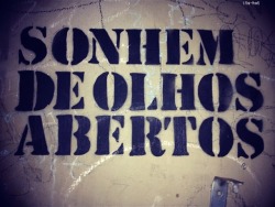 Hoje o sofrimento virou poesia